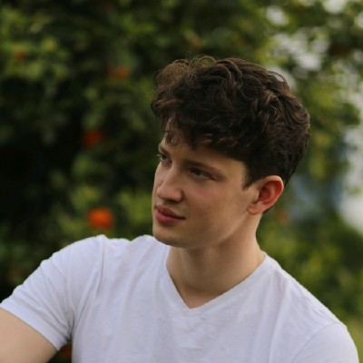 Alon Yariv