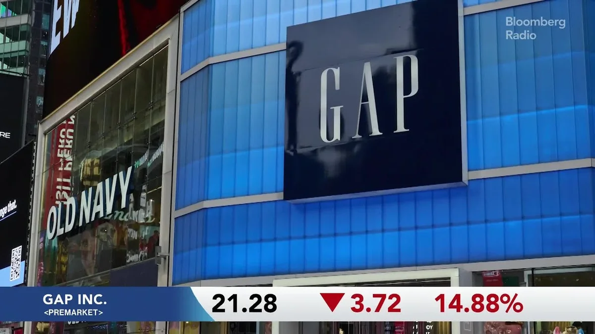 Dell Soars on AI, Gap Sales Outlook Dims