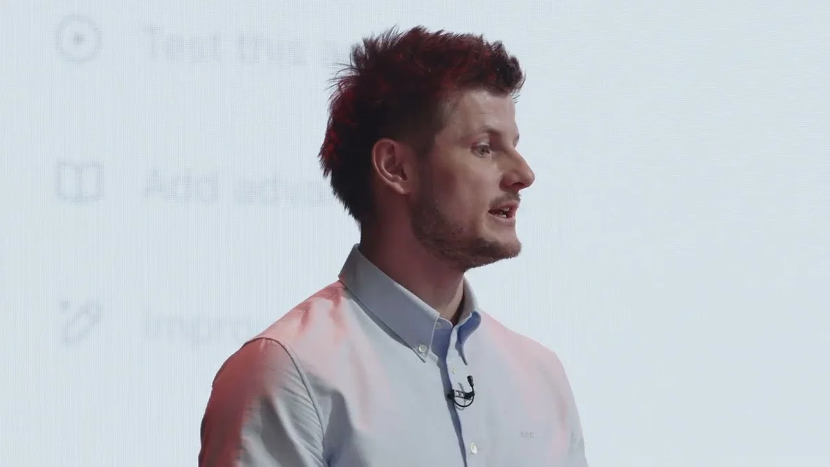 Lee Spacagna, Solutions Engineer at OpenAI, presenting on operationalizing AI in workflows.